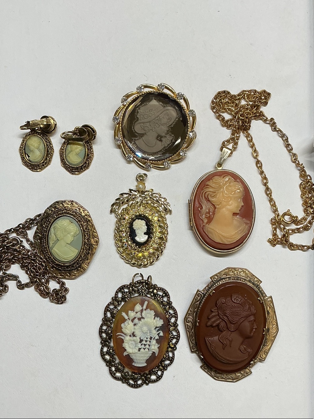 Gold-Tone Cameo Necklace and Brooch Set - Classic Women's Jewelry